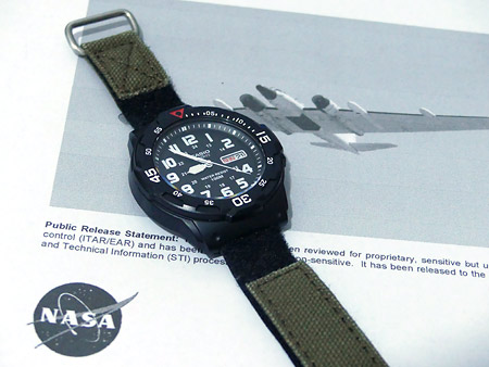 Montre Casio MRW-200H et bracelet velcro type NASA
